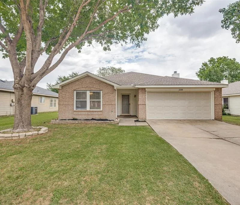 2208 Lookout Lane, Denton TX 76207