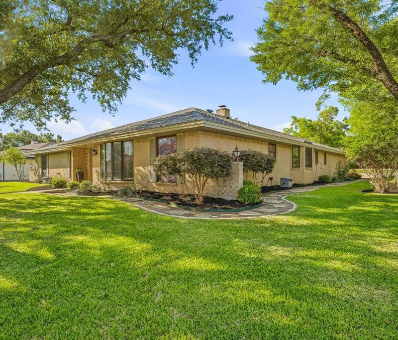 4433 Quail Hollow Road, Fort Worth TX 76133