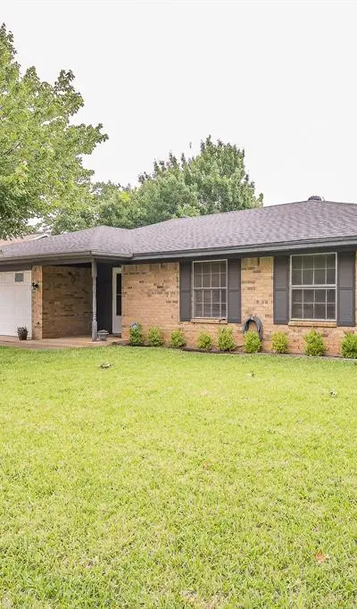 500 Emerson Drive, Euless TX 76039