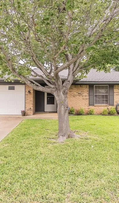 500 Emerson Drive, Euless TX 76039 - Photo 2