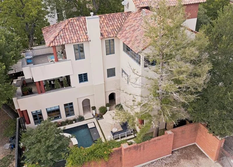 2203 Allen Street, Dallas TX 75204