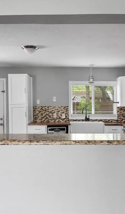 2020 Bluebonnet Drive, Fort Worth TX 76111 - Photo 2