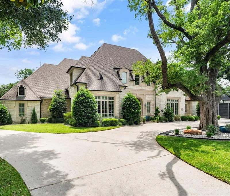 4674 College Park Drive, Dallas TX 75229