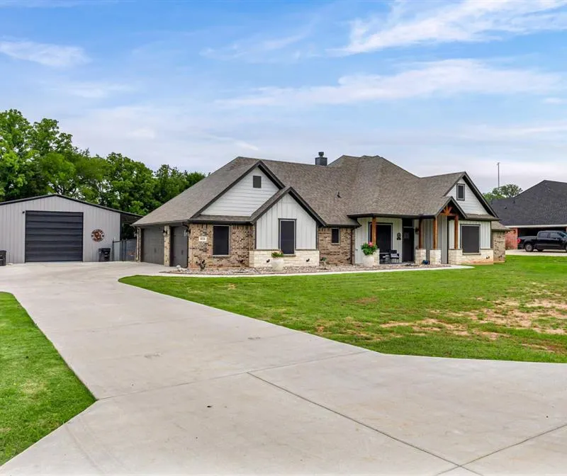 1024 Knoxmiller Court, Weatherford TX 76088