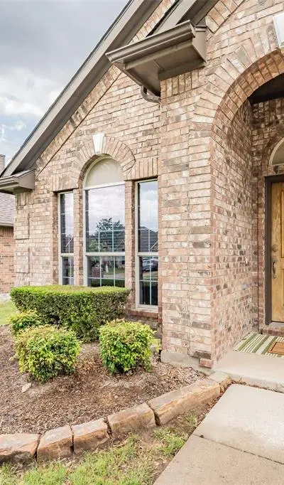 245 Cedar Crest Drive, Justin TX 76247 - Photo 2
