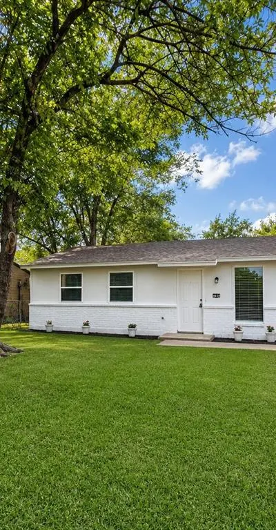 303 Mansfield Road, Cleburne TX 76031