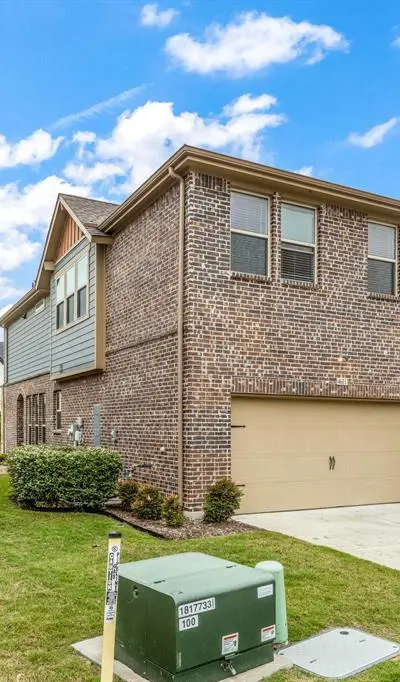 4611 Smokey Quartz Lane, Arlington TX 76005 - Photo 4