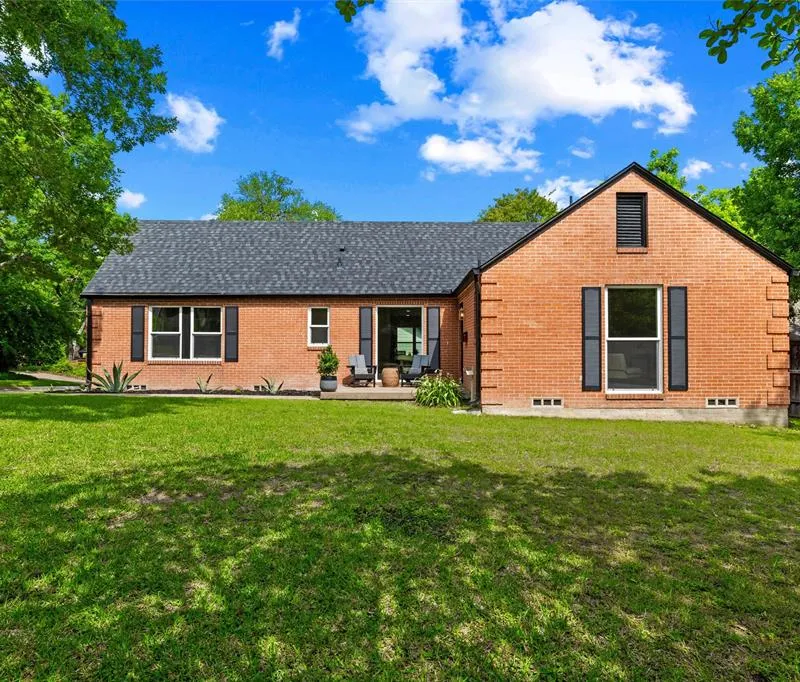 7003 Lindsley Avenue, Dallas TX 75223