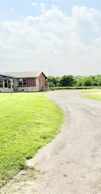 9717 Limestone Court, Joshua TX 76058 - Photo 4