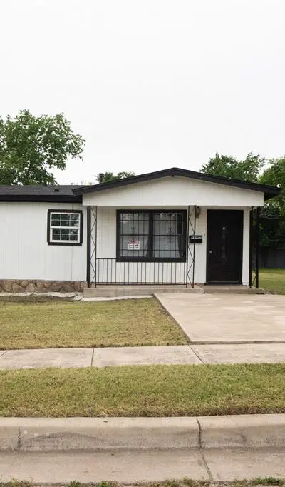 917 W Felix Street, Fort Worth TX 76115