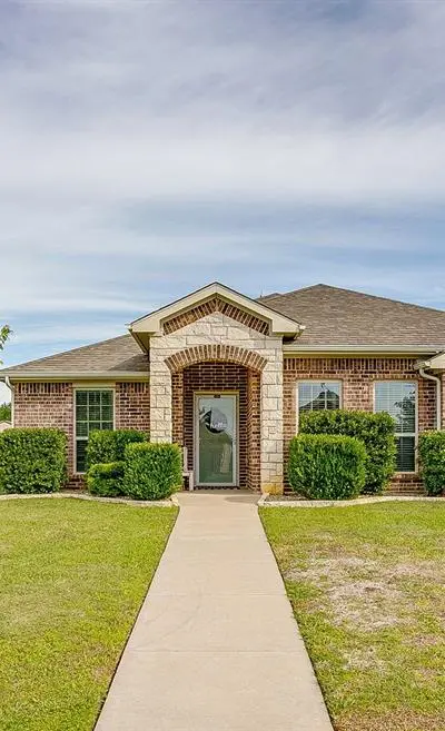 811 Carmen Ana Avenue, Grandview TX 76050