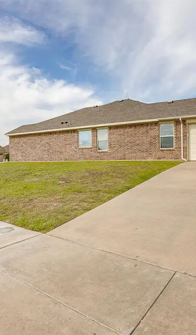811 Carmen Ana Avenue, Grandview TX 76050 - Photo 4