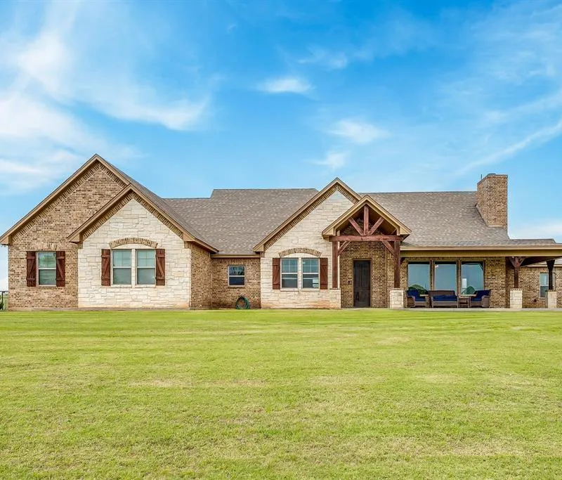 770 County Road 1346, Chico TX 76431
