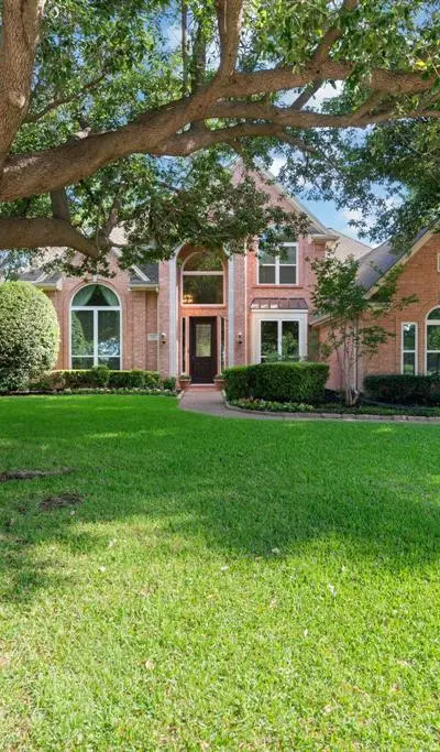 210 Highland Oaks Circle, Southlake TX 76092