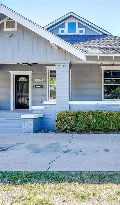 2921 S Jennings Avenue, Fort Worth TX 76110