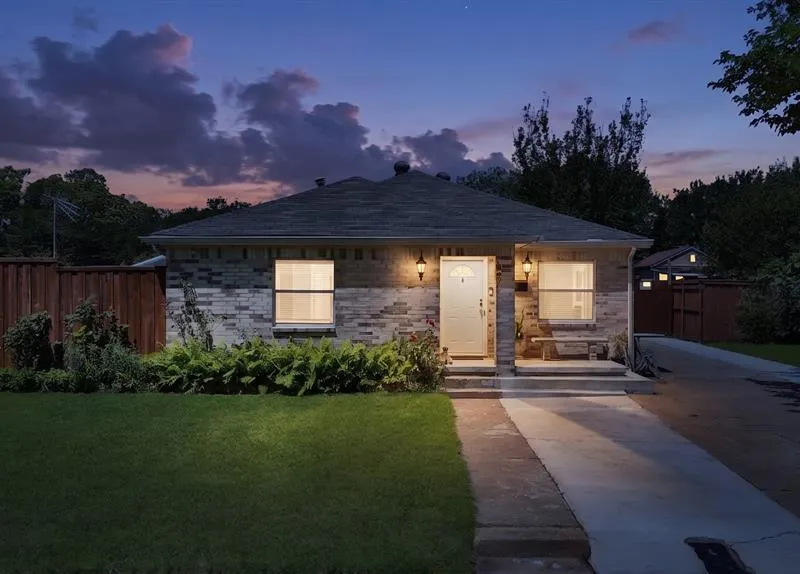 409 Roberts Avenue, Irving TX 75060