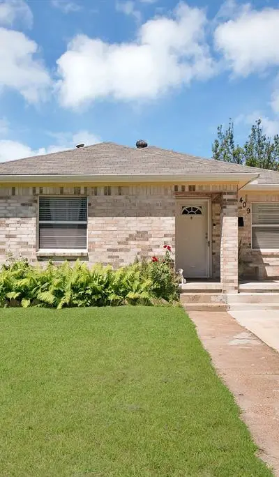 409 Roberts Avenue, Irving TX 75060 - Photo 2