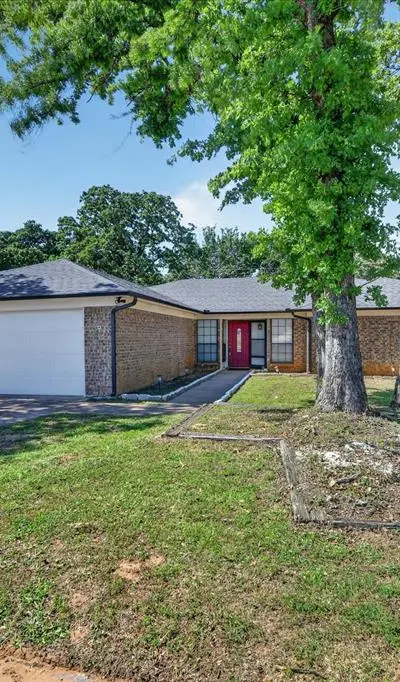 5619 Waterview Drive, Arlington TX 76016 - Photo 2