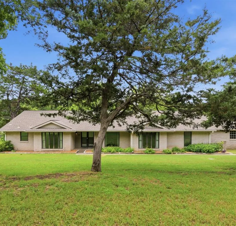 1014 Green Valley Lane, Duncanville TX 75137