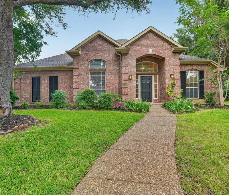 6864 Bushnell Drive, Plano TX 75024