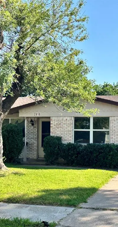 2818 Lowell Drive, Irving TX 75062 - Photo 2