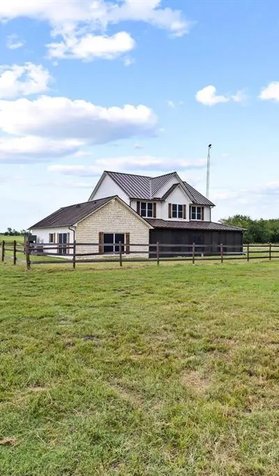 2972 County Road 4826, Wolfe City TX 75496 - Photo 3