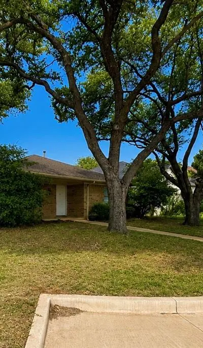 11103 Odette Avenue, Dallas TX 75228 - Photo 2