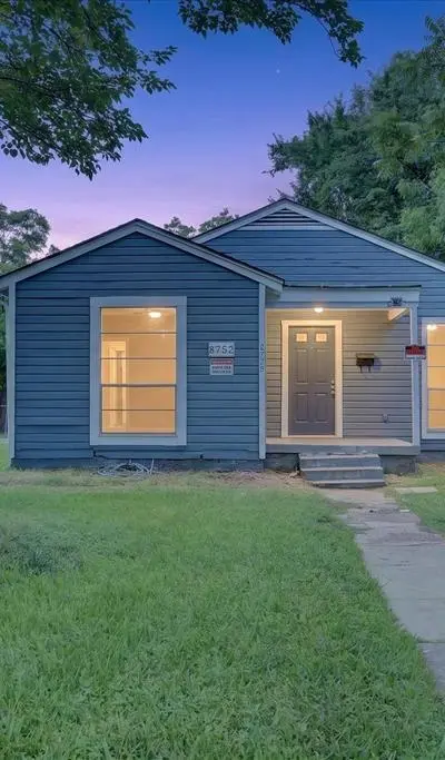 8752 Woodcastle Drive, Dallas TX 75217