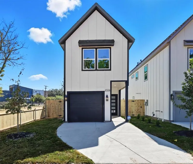 2534 Lowery Street, Dallas TX 75215