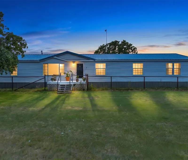 197 County Road 3382, Paradise TX 76073