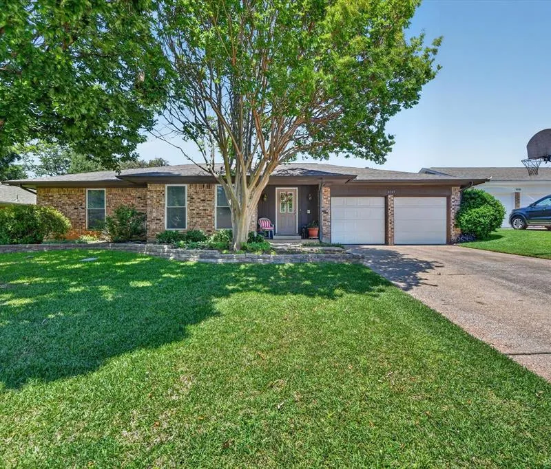 4043 Glenbrook Drive, Arlington TX 76015