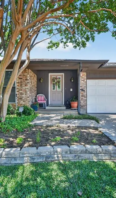 4043 Glenbrook Drive, Arlington TX 76015 - Photo 3