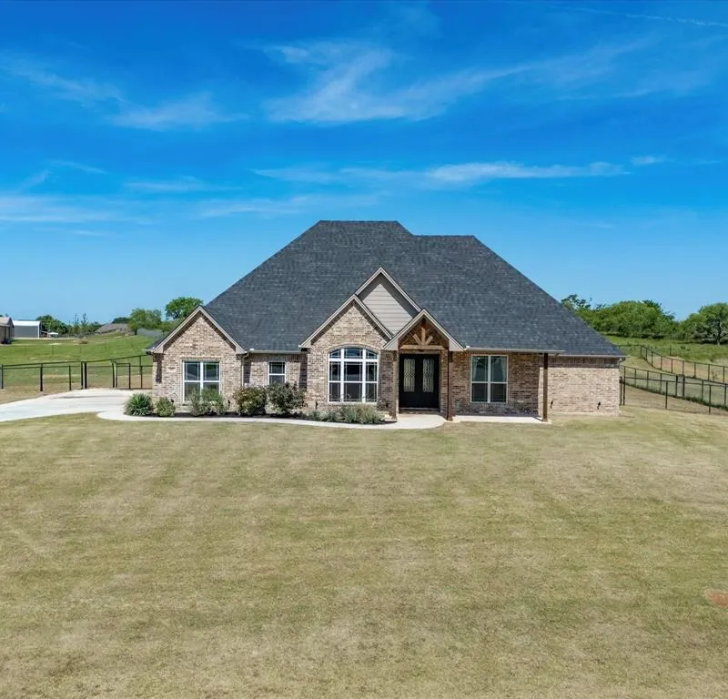 105 Carls Court, Boyd TX 76023