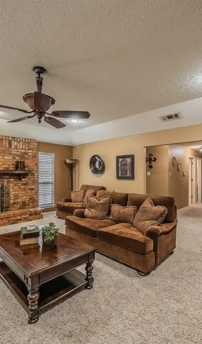 536 N Briery Road, Irving TX 75061 - Photo 2