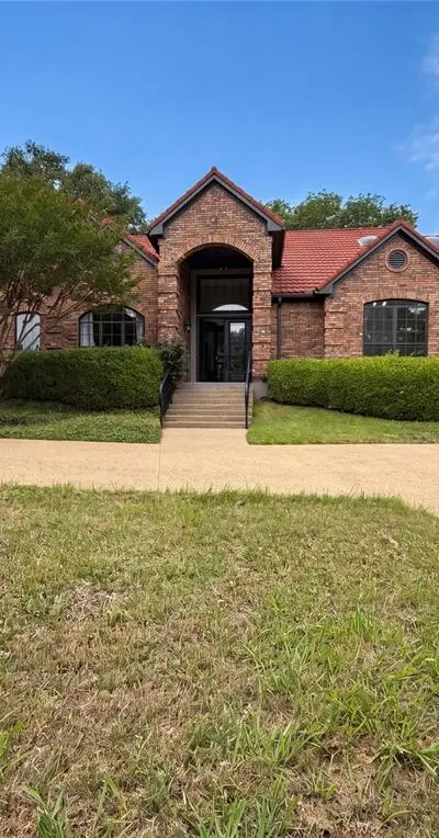 2405 Castle Rock Road, Arlington TX 76006