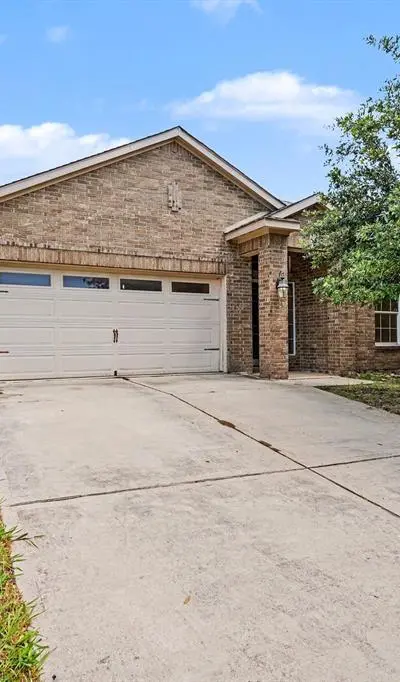335 Quail Crossing Drive, Sanger TX 76266
