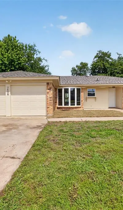 7528 Meadowlark Lane N, Watauga TX 76148