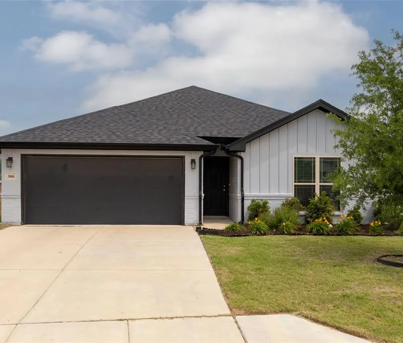 500 Adams Court, Weatherford TX 76085