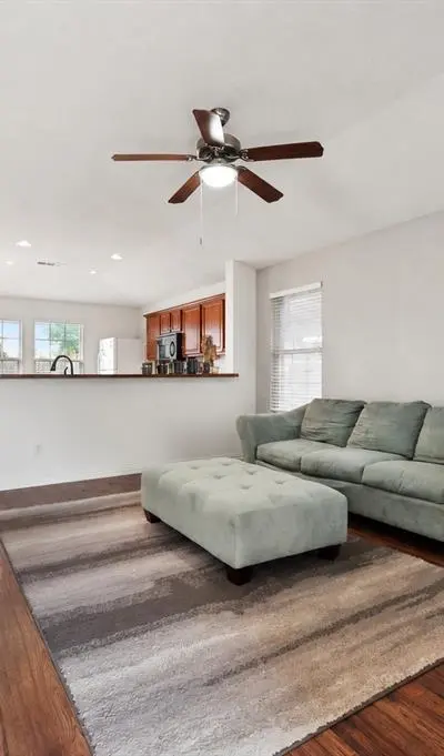 6711 Barred Owl Road, Arlington TX 76002 - Photo 2