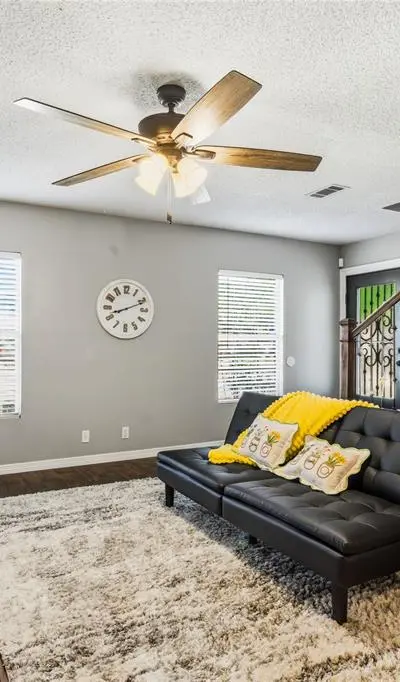 818 N Brents Avenue, Sherman TX 75090 - Photo 4