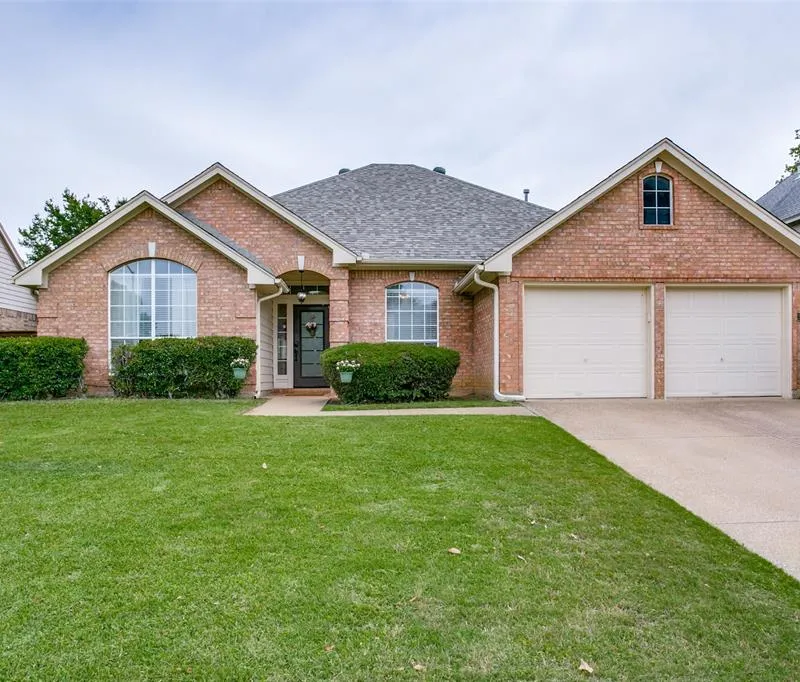 5217 Shadow Glen Drive, Grapevine TX 76051