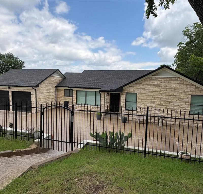 4901 Circle Ridge Drive, Fort Worth TX 76114
