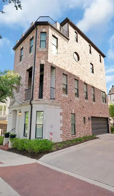 406 Mills Street, Fort Worth TX 76102 - Photo 3