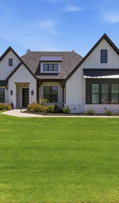 8880 Hidden Pond Street, Justin TX 76247