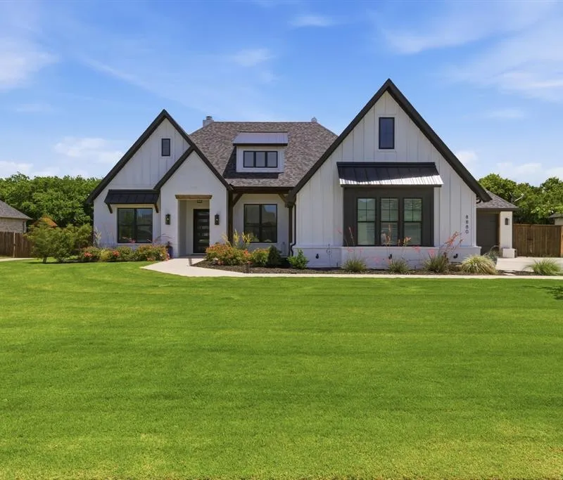 8880 Hidden Pond Street, Justin TX 76247
