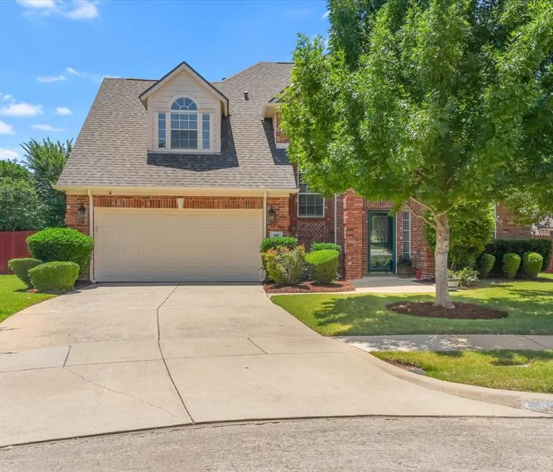 461 Shade Tree Court, Hurst TX 76054