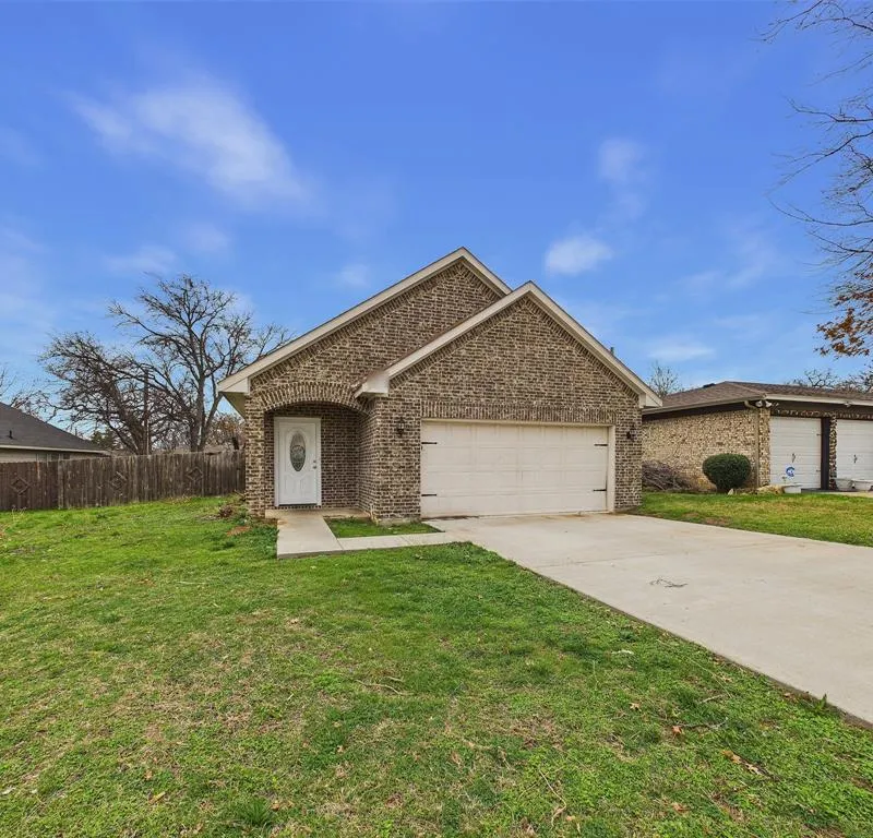 4405 Chickasaw Avenue, Fort Worth TX 76119