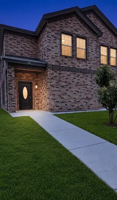 800 Oak Creek Drive, Hutchins TX 75141