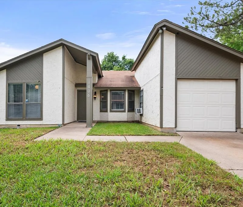 1406 Colonnade Drive, Arlington TX 76018