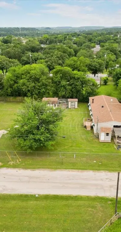 811 SW 21st Street, Mineral Wells TX 76067 - Photo 3